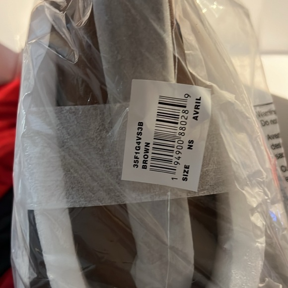 Jet set brand new with tags satchel and matching wallet! Comes with strap! - Picture 12 of 12